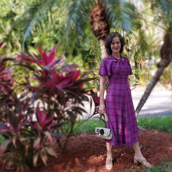 Meet Your Posher 🌺 Cheryl 🌞🌴 - Picture 2 of 5